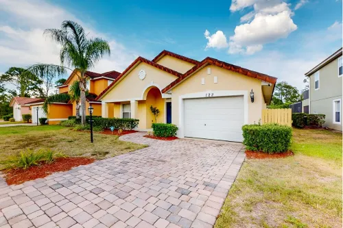 Lake Wilson Family Getaway Villa - Close to Disney!
