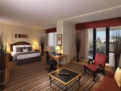Crowne Plaza Atlanta - Midtown Hotels near Underground Atlanta