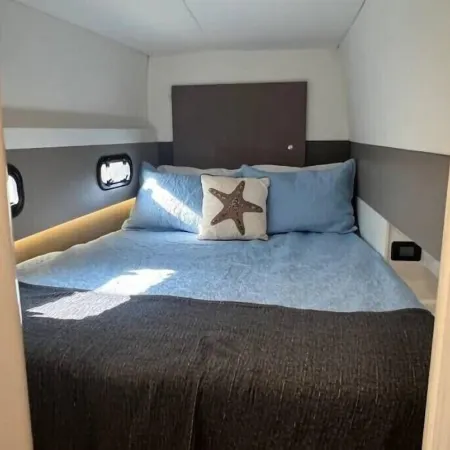 Amazing 4 Bdrm, 4 Bath Catamaran - Purpus