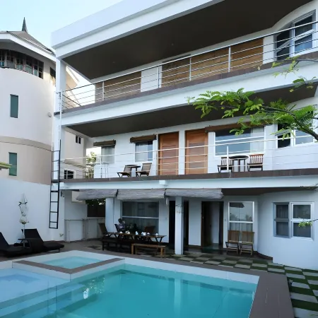 Bluewaves Westcliff Villa