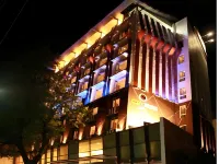 HQ飯店 Unizon Fashion Club附近的飯店