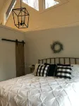 Modern Tree House Cabin in the Trees, Aska Adventure Area, 10 mn to Downtown - Hytter