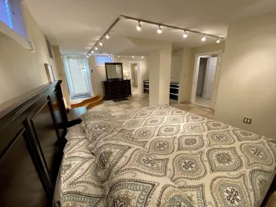 Private Home, Hot Tub, Wifi, Rural Setting, Gas Stove, 70" SmartTV Hotels near Staircase Rapids