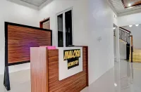 RedDoorz Near Parit Indah Pekanbaru Hotels in Siak Hulu