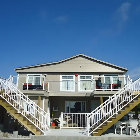 Bayside Inn & Waterfront Suites