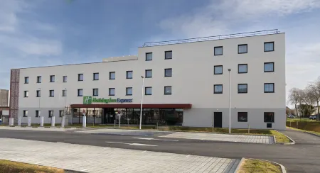 Holiday Inn Express Caen - Epron Отели в г. Бьевиль-Бёвиль