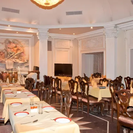 Hotel Arya - Unmarried Couples Are Not Allowed