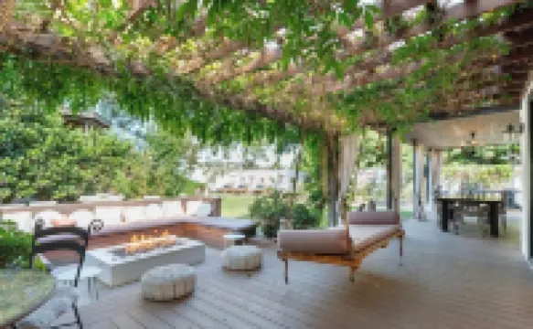 Take it easy at this unique and tranquil getaway.