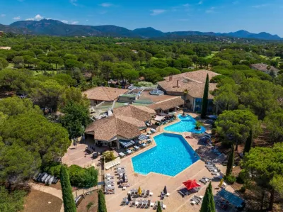 Garrigae Domaine de l'Esterel - Piscine & Spa Cinq Mondes Hotel dekat TAKSEA