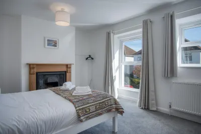 Nottage Road - 3 Bedroom Holiday Home - Mumbles Hotels near Langland Bay