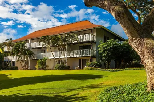 3rd Floor Condo Kiahuna  A/C. Walk to Beach Shop and Restaurants. Ocean View!