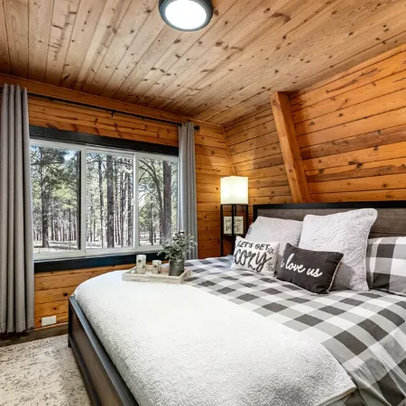 Cabin Near Grand Canyon South Entrance 1 Hour Away – Quiet Forest Retreat
