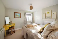 Beautiful 3 bedroom cottage in the heart of Looe