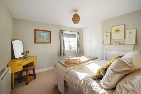 Beautiful 3 bedroom cottage in the heart of Looe