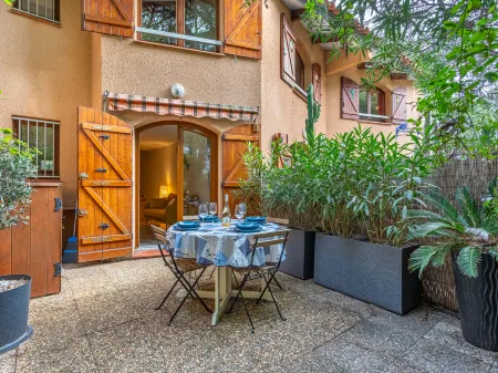 Jean d'Agreve Отели рядом с Аэропорт Йер