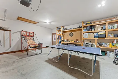 Upscale Lakefront Table Rock Cabin with nearby Launch