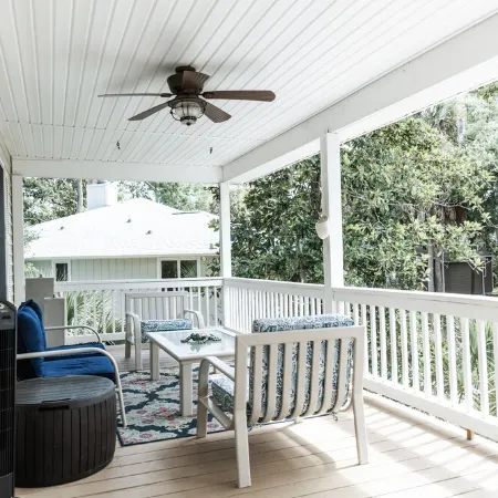 Exceptional 4 Bedroom Coastal Cottage with Heated Pool Access, Walk to the Beach