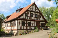 Holiday in 300 years old, listed mill in an idyllic location - 民宿
