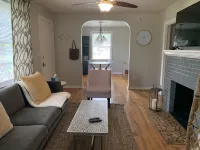 New Patio & Pergola, Near Shops/Restaurants, King Bed, Pet-Friendly Yard