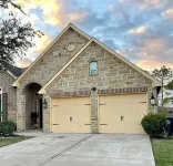 Gorgeous Spacious home in Pearland!!