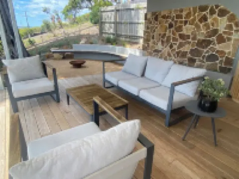 On Top of the World - Incredible Bay views with massive outdoor undercover deck