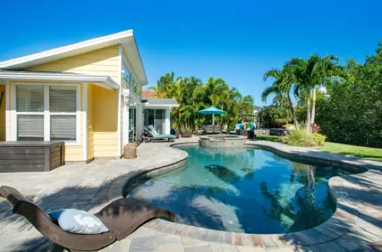 Luxe 3BR Siesta Key Home Pool