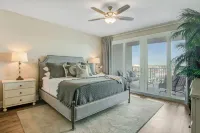 Condos in Laketown Wharf