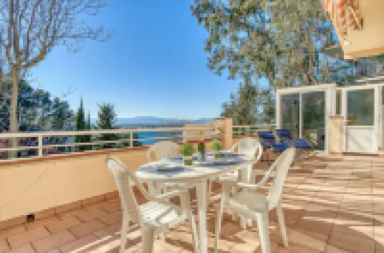 Apartment in Roses with Waterfront Views
