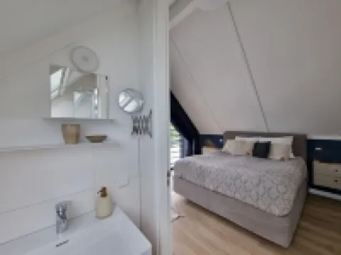 Luxurious Detached Water Villa with Jetty Hotels in Balk