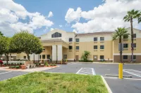 Comfort Inn & Suites DeLand - Near University - parking