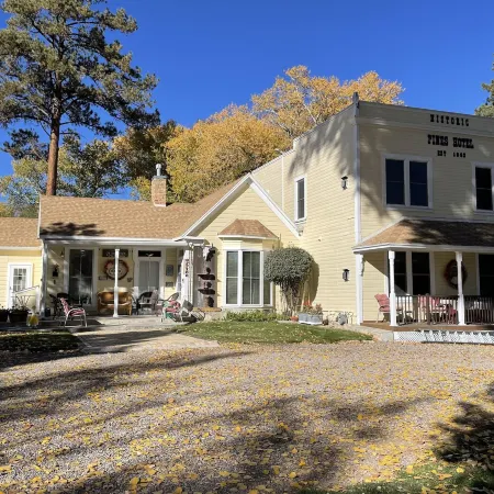 Moore's Old Pine Inn