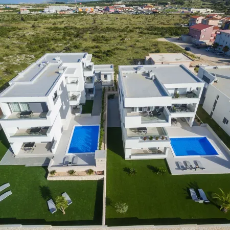 Apartments & Rooms Pool Villas Maris
