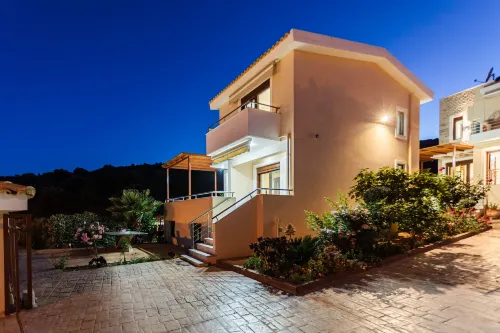 Armonia by the Sea - Majestic Seaside Retreat