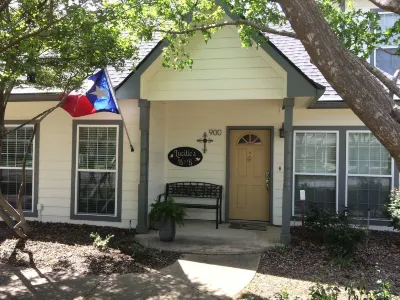 Lucille's B&B Hotels near Hiep Thai Plaza