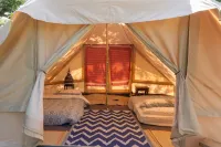 Wood Cabin & 4 Large Bell Tents - Hapus Hideaway - parking
