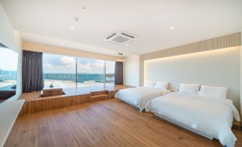 Sharp & Flat Hotel