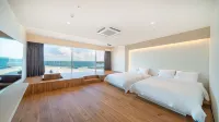 Sharp & Flat Hotel