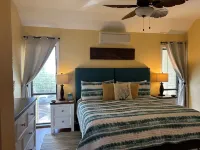 Beautiful Lae Nani - Oceanfront 2 bedroom 2 bath condo with AC