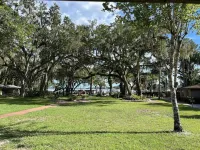 Tropical Marina & Resort on Lake Beresford Hotels in DeLand