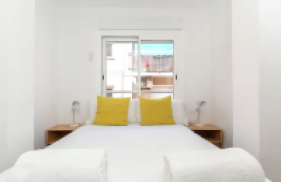 Picasso Suites Cornellá Hotels near Cornellà