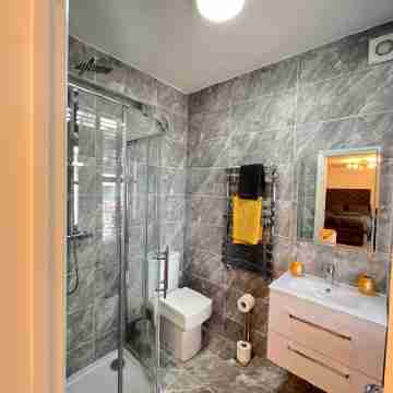 Cozy London Apartment 2 Minutes to Tube! Others