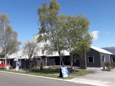Tongariro River Retreat Hotels in Motuoapa