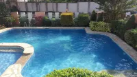 2 Bedroom Villa by AP at Tagaytay Hampton Villa - Villas