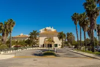 Mirachoro Carvoeiro Hotels near A Boneca
