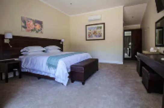 Clos Malverne Wine Estate