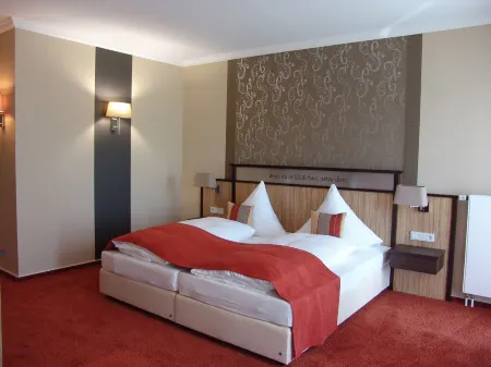 M13 Hotel