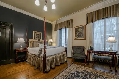 Le Clos Saint-Louis Hotels near Notre-Dame de Québec Basilica-Cathedral