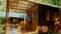 Maratua Guest House Hotels in Teluk Harapan