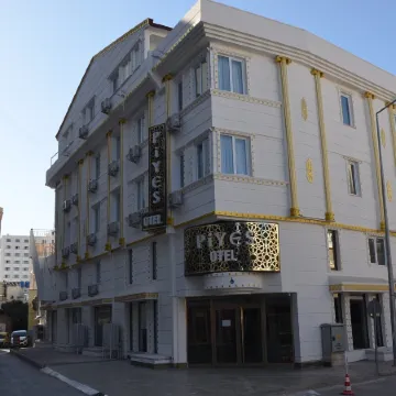Piyes Otel