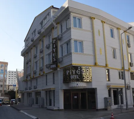 Piyes Otel Отели рядом с достопримечательностью «Ataturk Monument»